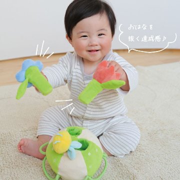 ご出産祝いに！安心・安全の布おもちゃ☆エドインター☆「ふりふり みつばち」ファーストトイにも！洗えるので衛生的な布おもちゃの画像
