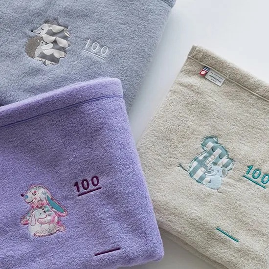 安心の日本製メイドインジャパン今治タオルImabariご出産祝いに身長が測れるタオル バスタオル赤ちゃん用品ベビー用品たれ耳うさぎお揃いの２ウェイビブも♪の画像