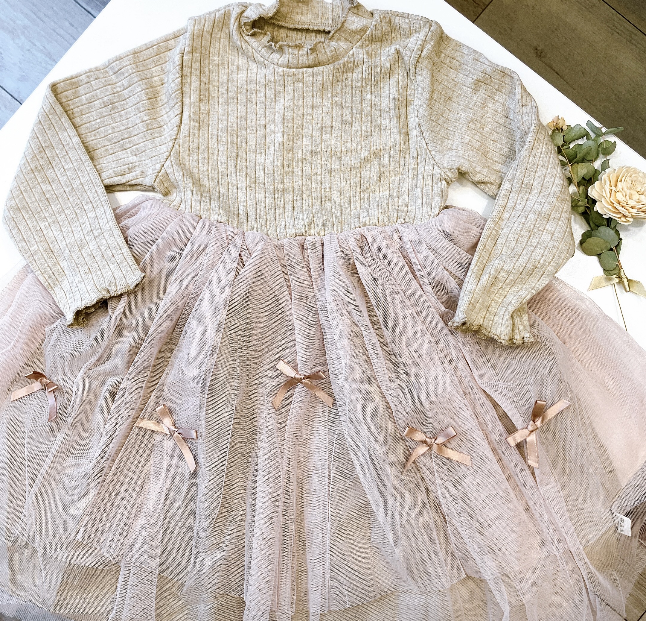 発表会などの特別なシーンでも！チュール付きワンピース・ドレス　リボン　シンプルデザインでお誕生日プレゼントにもおすすめサイズ80から120の画像