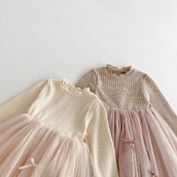 発表会などの特別なシーンでも！チュール付きワンピース・ドレス　リボン　シンプルデザインでお誕生日プレゼントにもおすすめサイズ80から120の画像