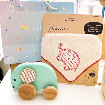 やさしいぞうさん出産祝いギフトセット｜今治タオル2WAYビブ＋木製おもちゃ「ぞうさんエリー」｜男の子赤ちゃん・女の子ベビーOK｜大人気ベビー用品がセットに！の画像