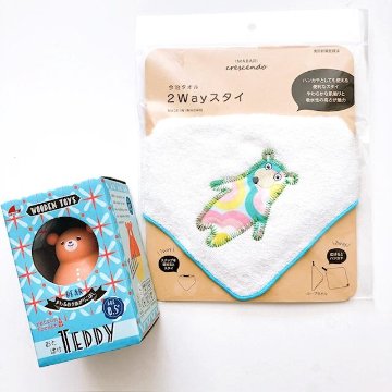 出産祝いギフトセット｜今治タオル2WAYビブ＋木製おもちゃおきあがりこぼし｜男の子赤ちゃん・女の子ベビーOK｜大人気ベビー用品がセットに！の画像