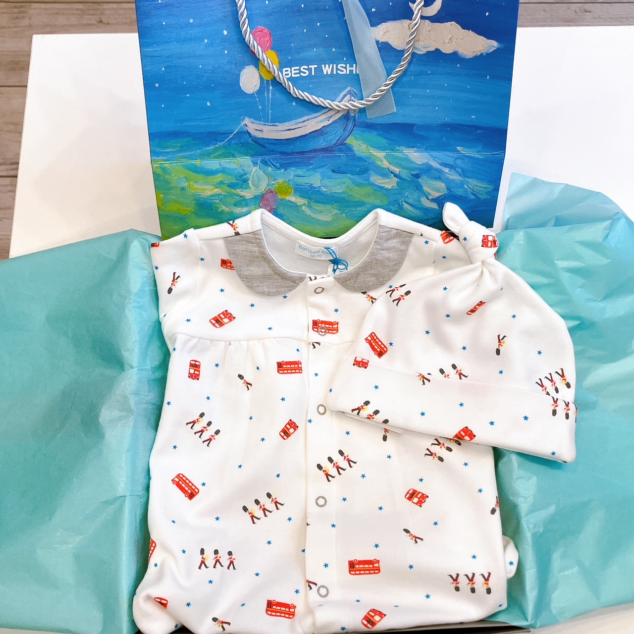 【ラッピング無料】出産祝いに人気｜日本製ベビー服2WAYオールギフト3点｜男の子赤ちゃんにも女の子ベビーにも【上質な贈り物】Boribonウーフ｜新生児から長く使えますロンドンの画像