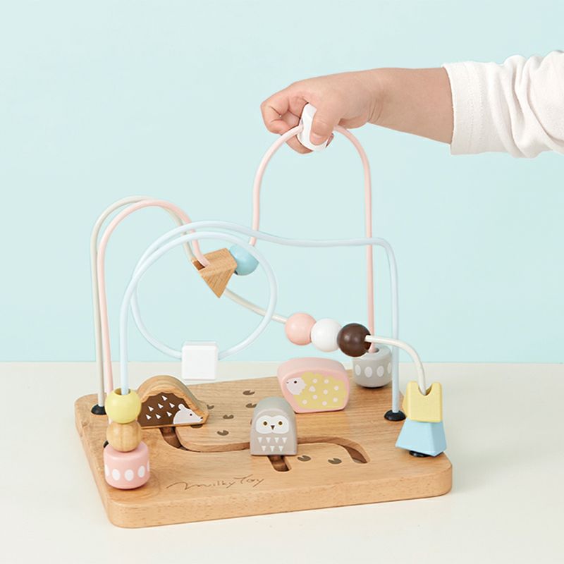 こどもの日のプレゼント・1歳のお誕生日プレゼントにおすすめ！やさしいパステルカラーと、かわいいどうぶつたちが目を引く木製ルーピングトイ「アニマルマーチ」の画像