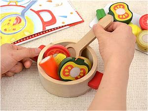 えほんトイっしょ「チーズくんのおいしいスープ」えほんと木製おもちゃが一緒になった子供用おもちゃ知育玩具おままごと遊びの画像