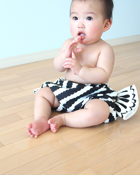 ご出産祝いに！日本のアトリエから誕生した！スイーツと赤ちゃん、2つのかわいさのマリアージュ♡キュートなキャンディブルマアップルピール（ブラック）画像
