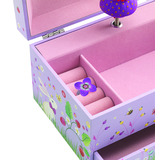 お誕生日プレゼントはあえてのクラシカルアイテムフランスおもちゃブランド「DJECOジェコ」のミュージックボックス・オルゴール（プリンセス）画像
