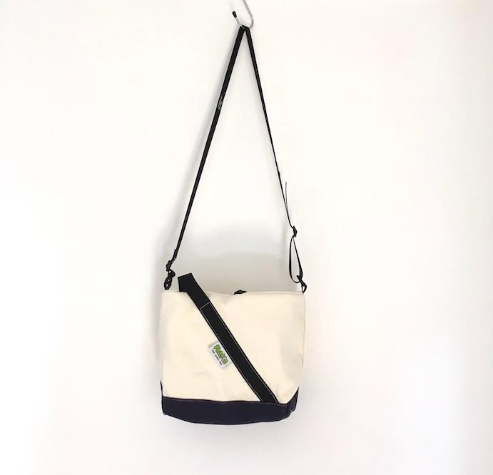 sanpo shoulder bag / KINARI*NAVYの画像