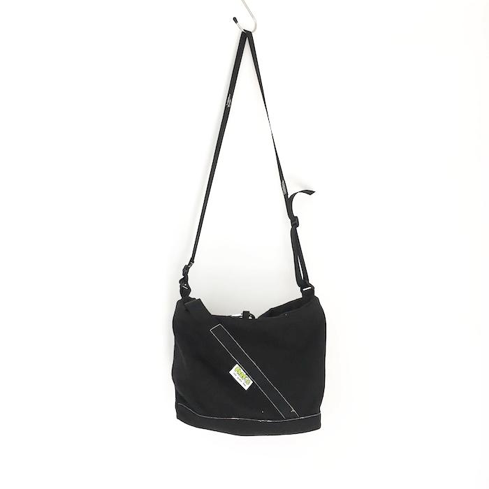 sanpo shoulder bag / ALL BLACKの画像