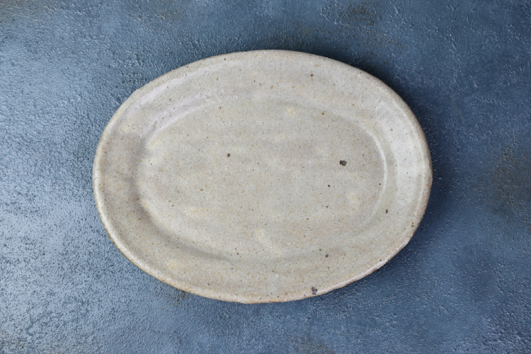 及川静香　粉引きオーバル皿　L 及川静香 粉引オーバル皿 L 21cm×31cm