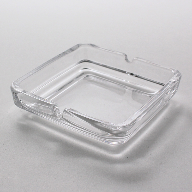 角形灰皿　レーザー加工の画像