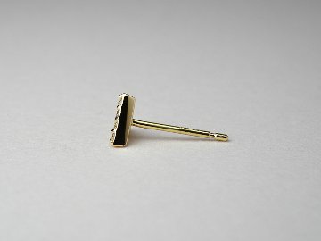 【片耳販売】 K18 トライアングル ダイヤモンド ピアス rph46187123の画像