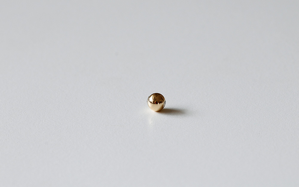 K18 ボール ピアスキャッチ 4mm rpaub9723の画像