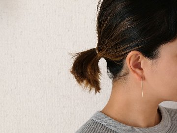 K18 Tライン ロング ピアス rph46793923の画像