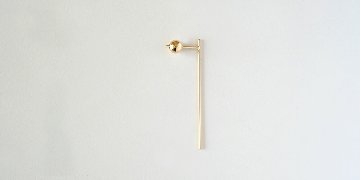 K18 Tライン ロング ピアス rph46793923の画像