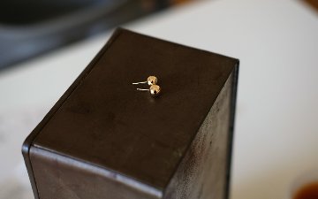K18 ミロワール スタッド ピアス 8mm rpaub7323の画像
