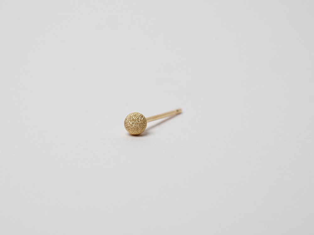 K18 スターダスト スタッド ピアス 3mm rpaub6823の画像