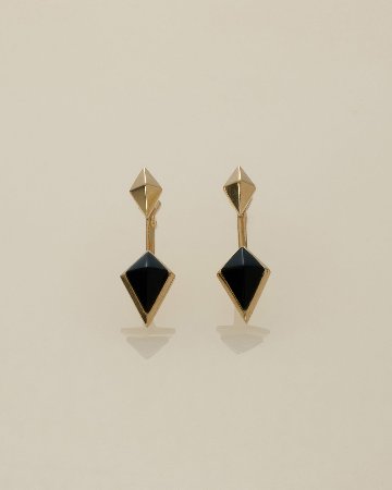 K10 K18 オニキス ダイヤシェイプ スタッドピアス vg23e1666aの画像