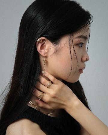 K10 シルキー イヤーカフ vg23e1570fの画像