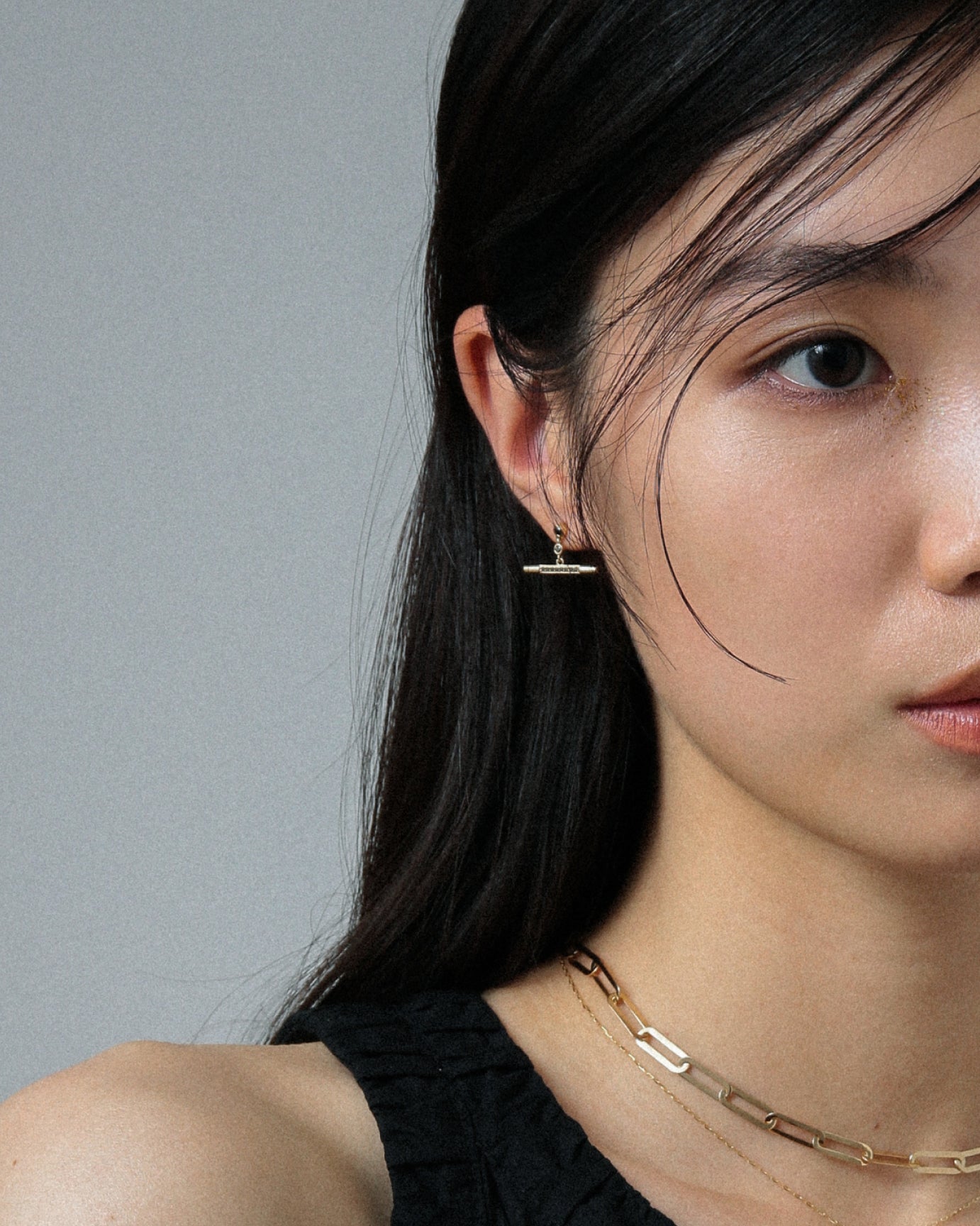 K10 ブラックダイヤ バー ピアス vg23e1568aの画像