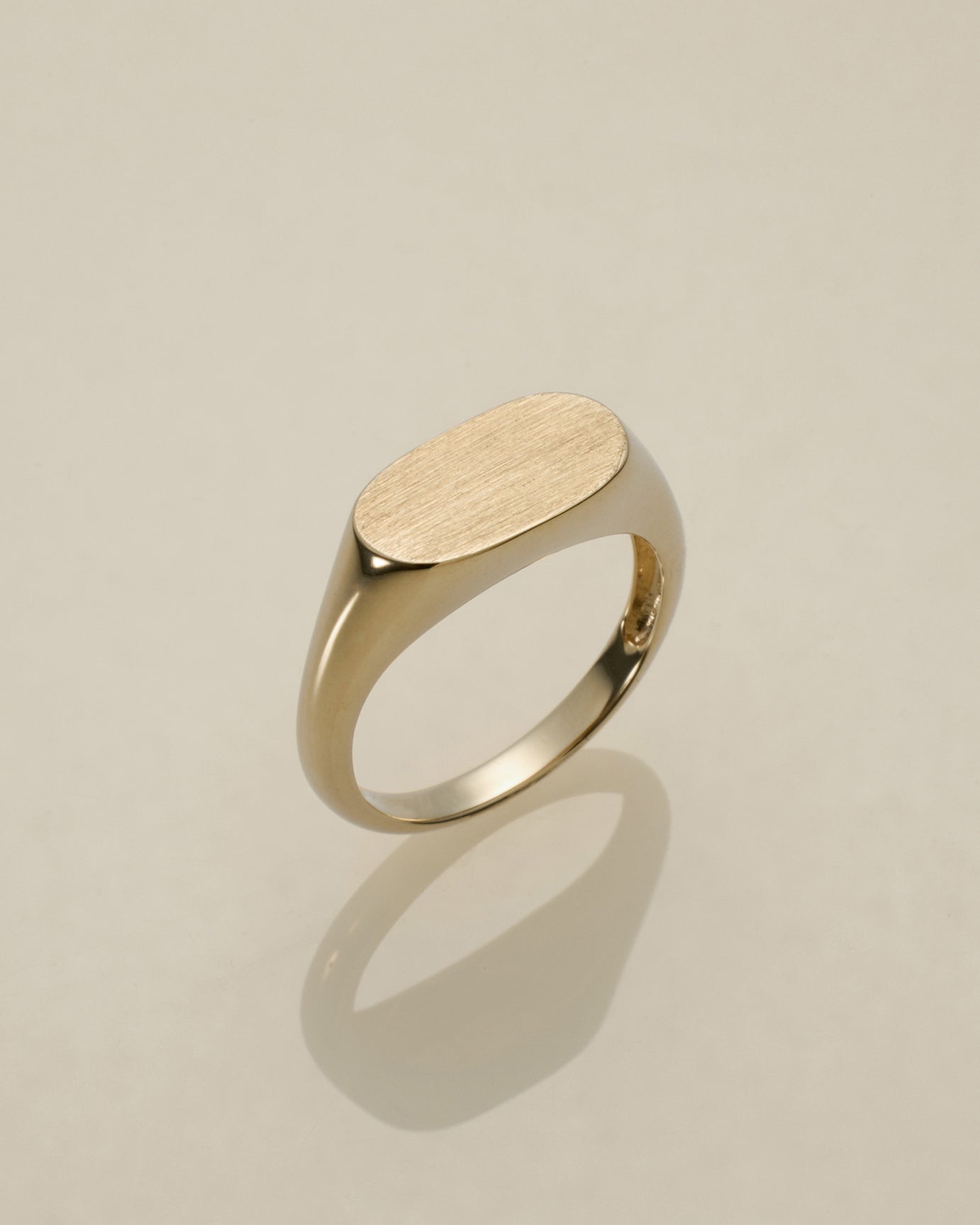 K10 マットオーバル シグネットリング ゴールド vg22r0754bの画像