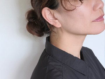 K18 Tライン ミニ ピアス rpaub13023の画像