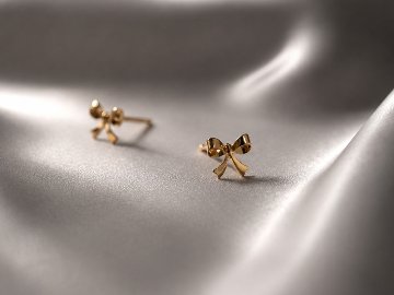K18 ラーナ リボン ピアス rph43755423の画像