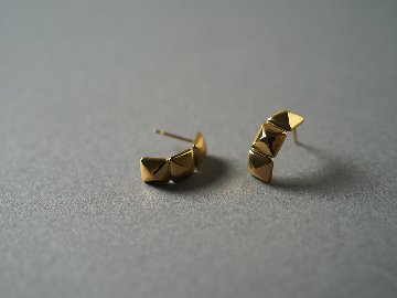 K18 スタッズ カーブ ピアス rpa2304623の画像
