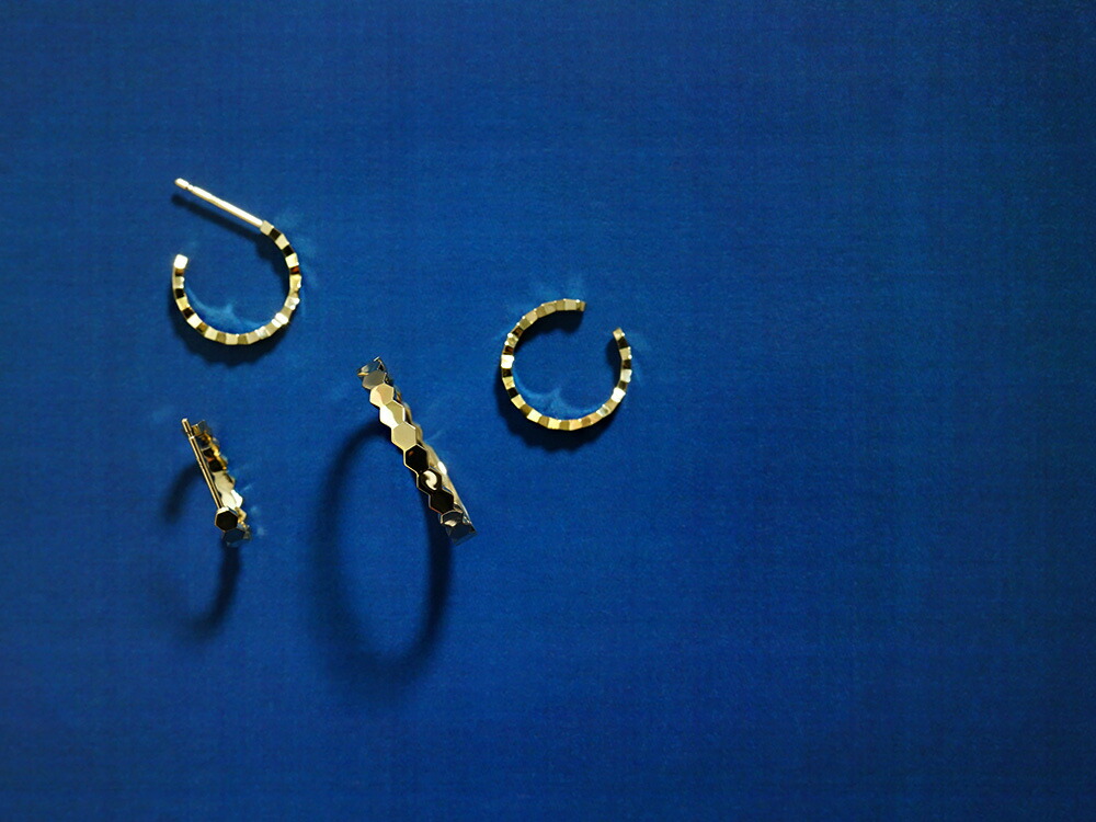 【片耳販売】 K18 ハニカム イヤーカフ rph43711423の画像