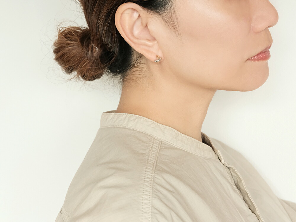 K18/Pt クロッシング コンビ ピアス rph43701923の画像