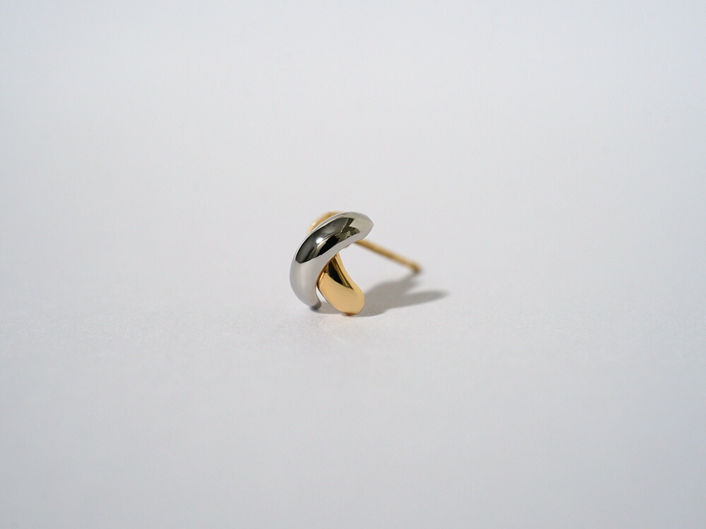 K18/Pt クロッシング コンビ ピアス rph43701923の画像