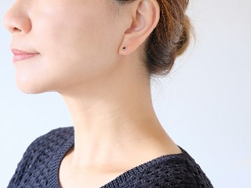 K18 オニキス スクエア ピアス