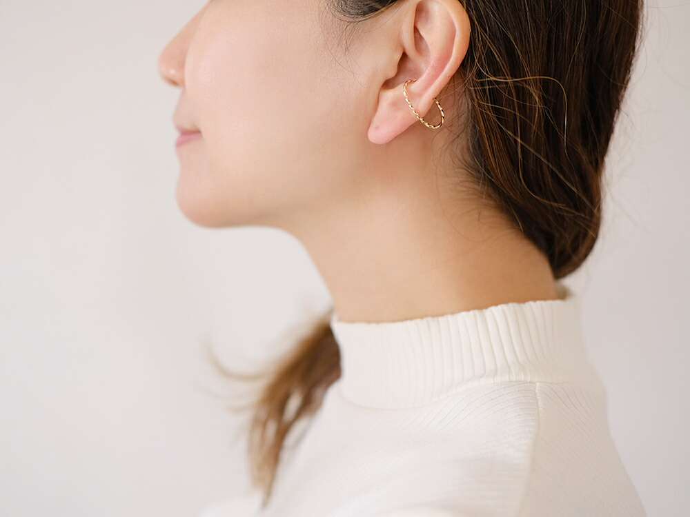 【片耳販売】 K18 nejiri クリップ イヤーカフ rph55957723の画像