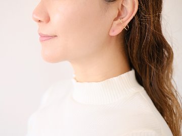 【片耳販売】 K18 nejiri クリップ イヤーカフ rph55957723の画像
