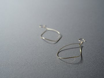 K18 レインドロップ ピアス rpa1964623の画像