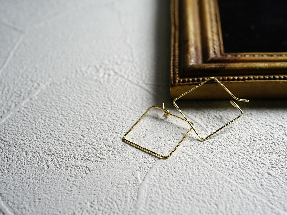 K18 スクエア フープピアス rpaub2423の画像