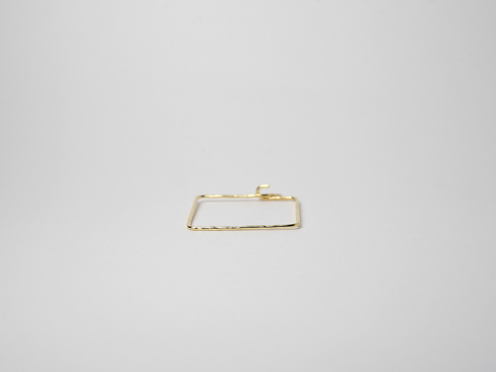 K18 スクエア フープピアス rpaub2423の画像