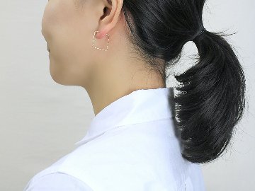 K18 スクエア フープピアス rpaub2423の画像