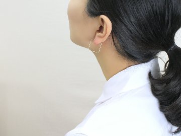 K18 スクエア フープピアス rpaub2423の画像