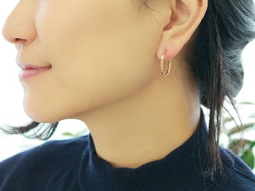 K18 Nejiri フープピアス 20mm rpakr198623の画像