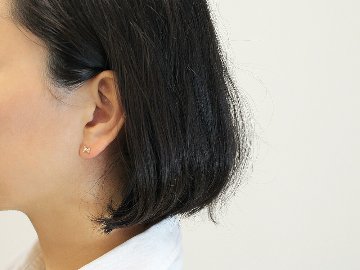 【片耳販売】 K18 リボンタイ ダイヤモンド ピアス rph46187723の画像