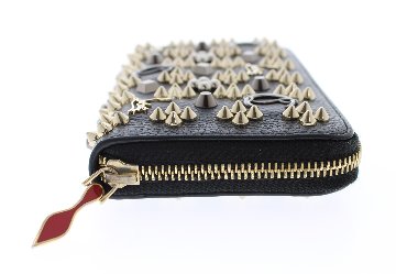 Christian　Louboutin　パネトーネ　マルチスタッズ　ラウンドファスナー　長財布　ブラックの画像