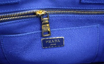 PRADA　カナパトートGM　ブルー　BN1877の画像
