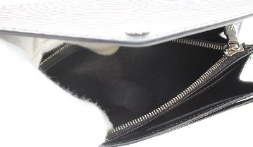 Louis Vuitton　ポルトフォイユサラの画像