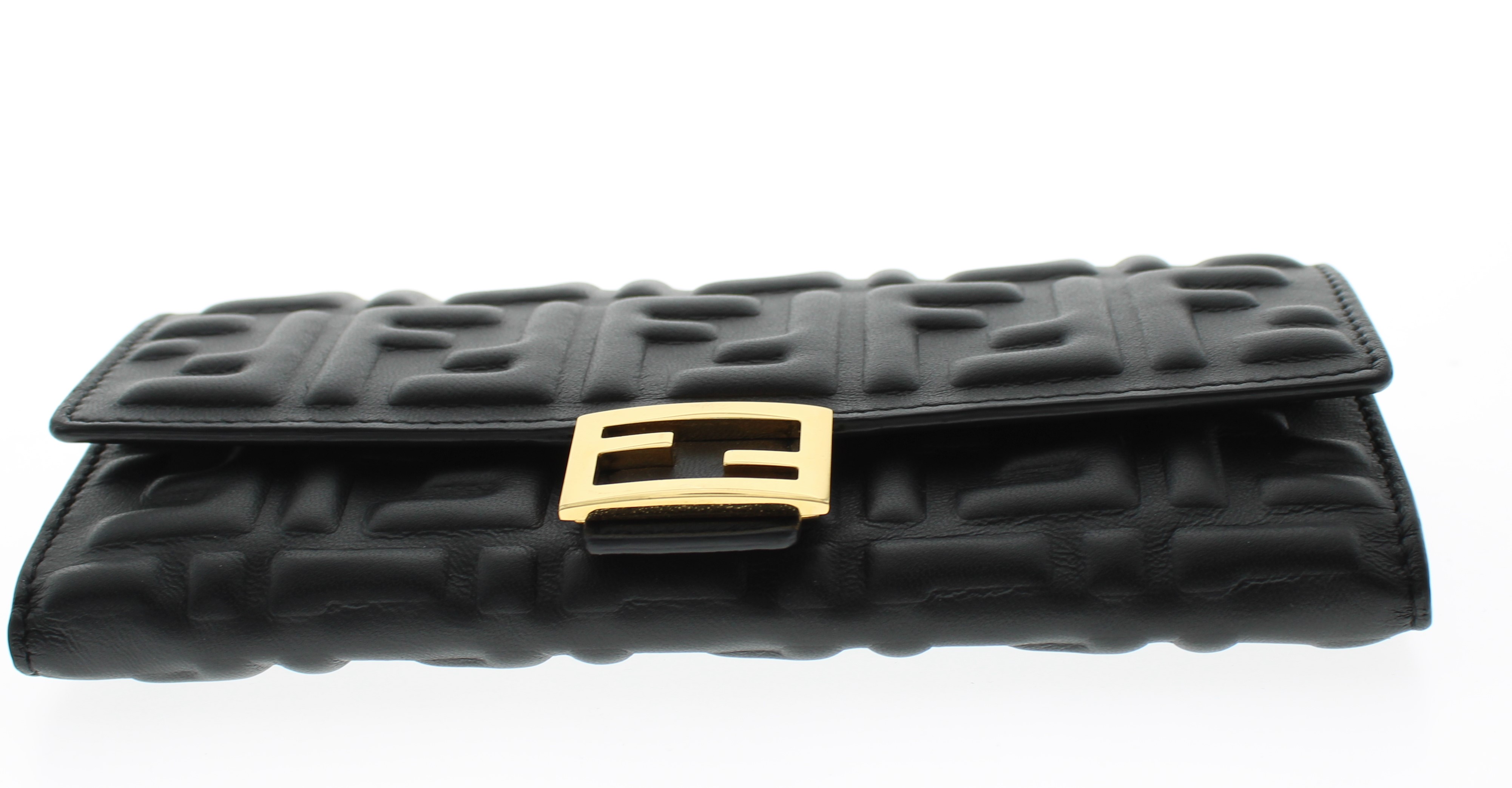 FENDI　二つ折り長財布　黒の画像