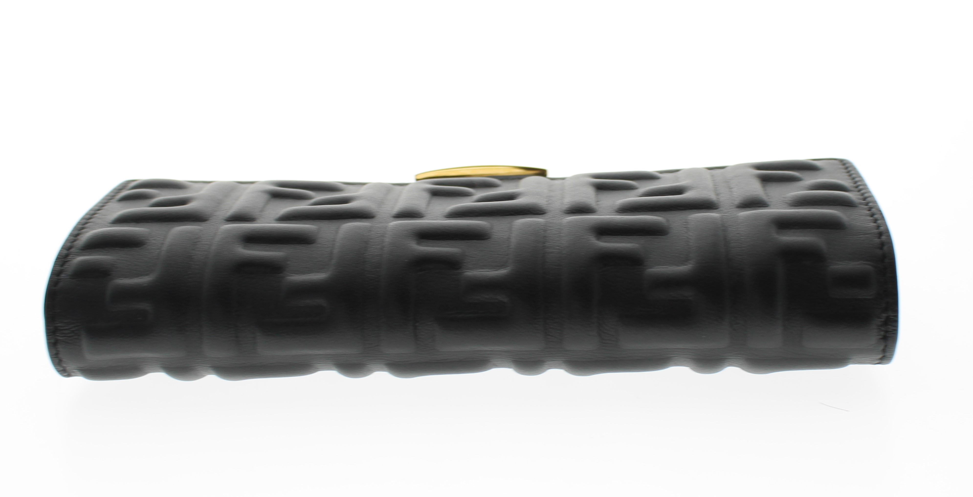 FENDI　二つ折り長財布　黒の画像