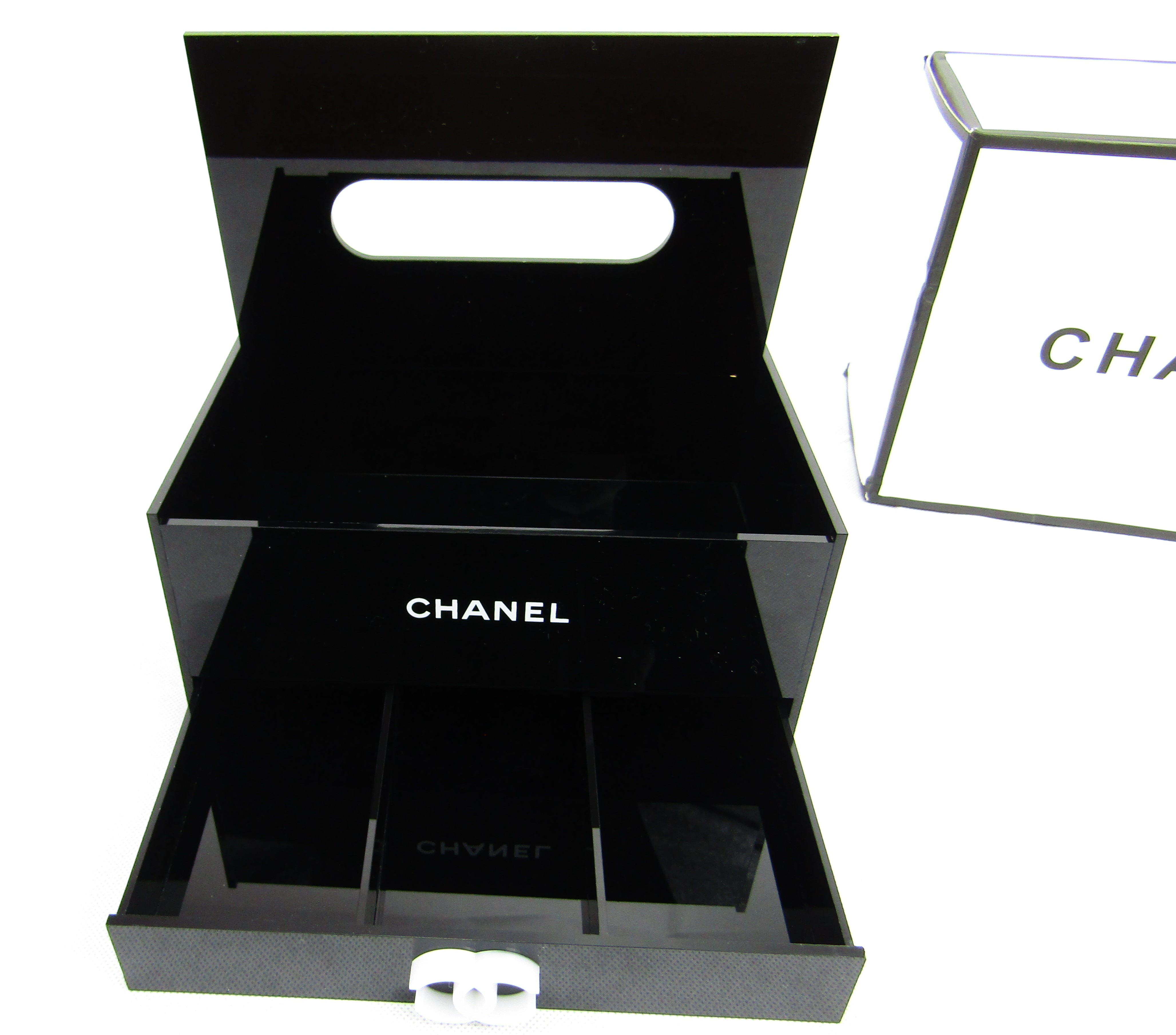 CHANEL　ティッシュケースの画像