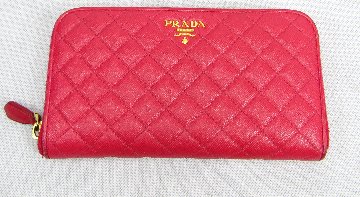 PRADA　ラウンド長財布の画像