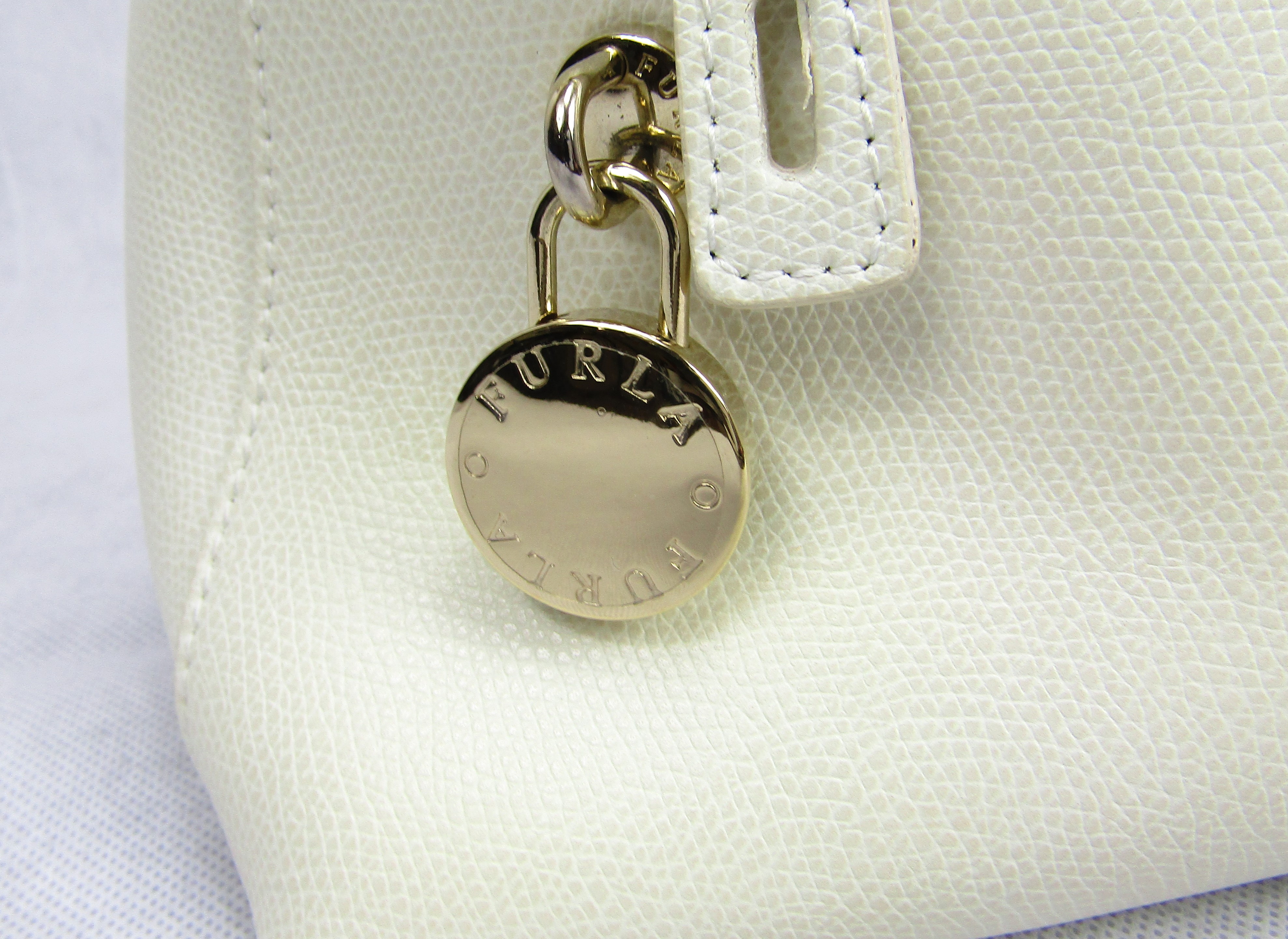 FURLA　バッグの画像