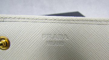 PRADA　長財布　ホワイトの画像